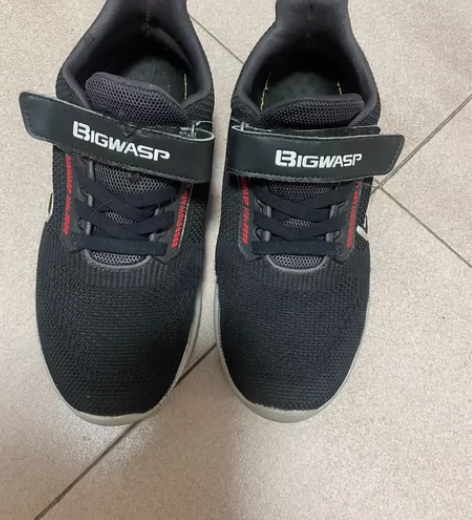 回力男童运动鞋40码 黑色运动鞋，魔术扣。...