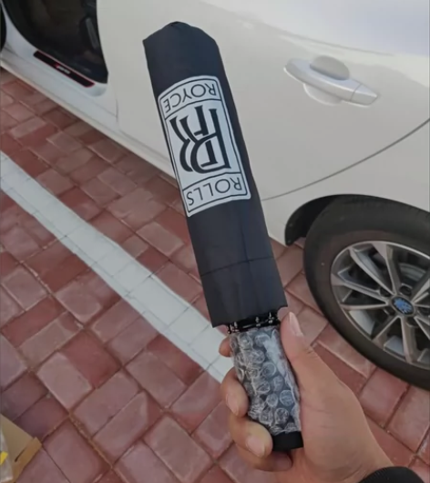 全新同款 劳斯莱斯车标雨伞，一键自动开关。...