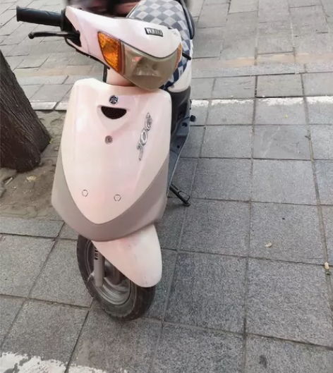 雅马哈巧格100，白色经典正品，不要问车在...