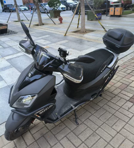 铃木uy125摩托车，22款魔幻畅享版，极...