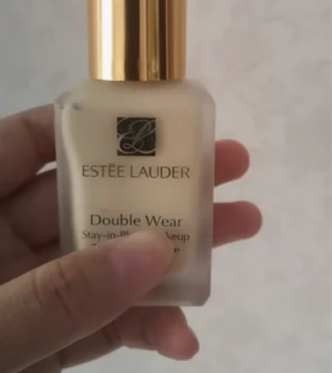 捡漏捡漏，雅诗兰黛粉底液1w1 无盒，剩余...