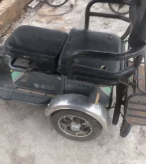 转让大品牌绿源老人代步三轮车，是车架没有电...