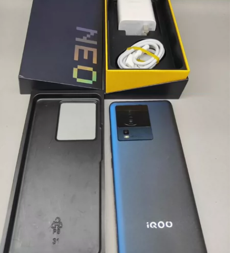 95新左右 iqooneo7竞速版 8+2...