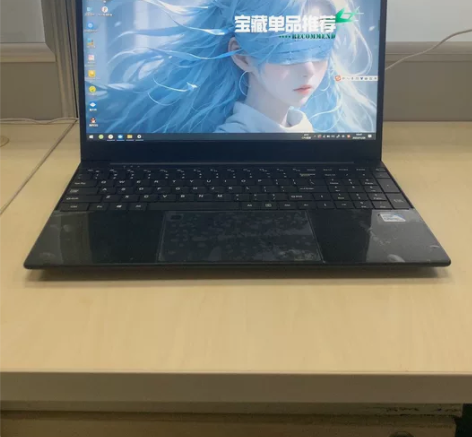 客户闲置的一台95新15.6寸 NAIWO...
