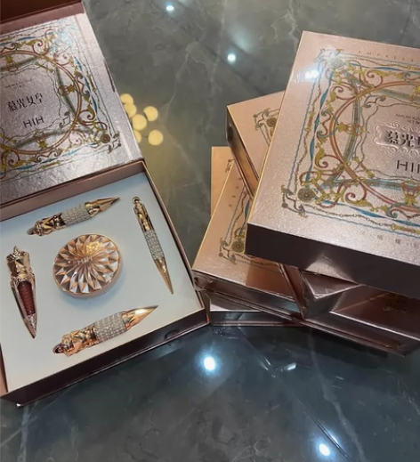 出几个HIH慕光女皇风情耀彩套盒 可自提 ...