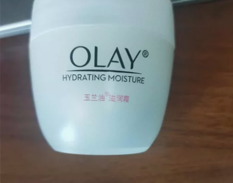 主页买小白瓶精华后+10元送[钉子]Ola...