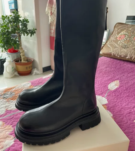 乌兰察布万达专柜买的 富高美学 全新未穿3...