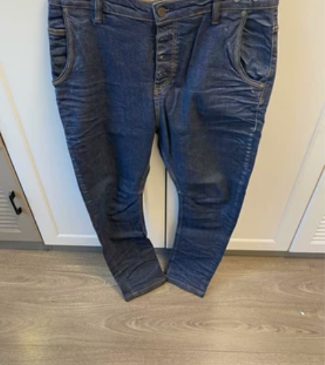 荷兰潮牌纯棉弯刀系列牛仔裤.版型设计非常牛...