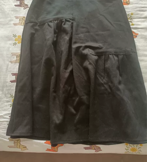 文艺风秋冬半身裙，可搭配毛衣，非常有特点，...