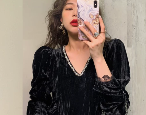 现货秋冬手工钉钻露背丝绒外套内搭小黑裙法式...