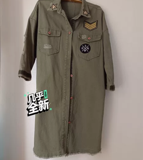 军绿色外套女165码，非常有型厚实，垂感超...