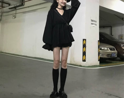 2019年初秋网红原宿港风日系女装潮洋气矮...