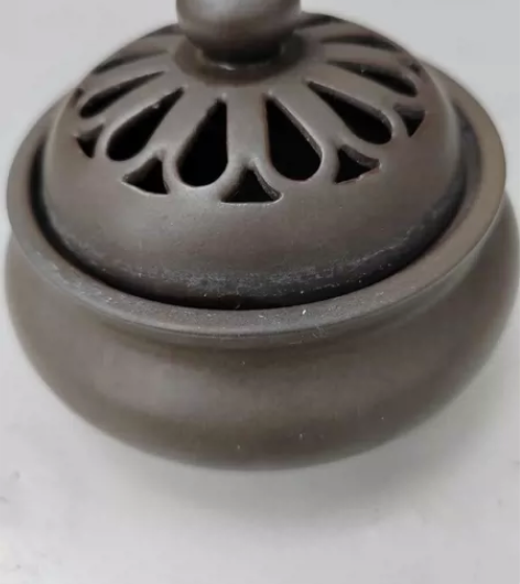 熏香炉一只老紫砂，尺寸如图，喜欢把玩的请拍...