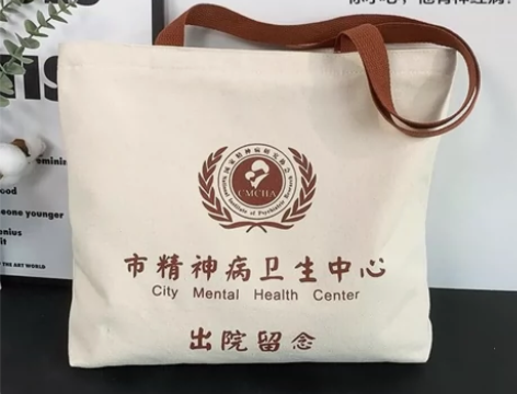 出门利器 出院证明帆布包 店倒闭了，还剩下...