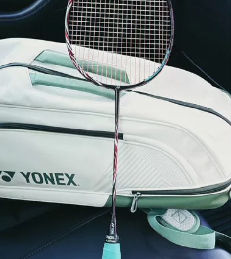 原价一千多尤尼克斯羽毛球拍 碳素超轻4U碳...