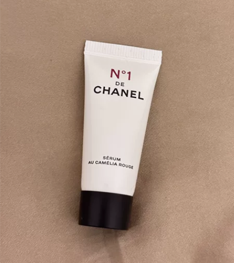 Chanel香奈儿 N°1一号红山茶花精华...