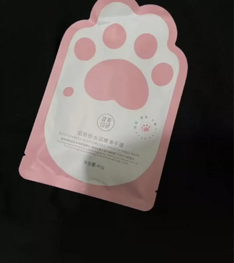便宜处理猫爪手膜，戴出美白手… 手是女孩子...
