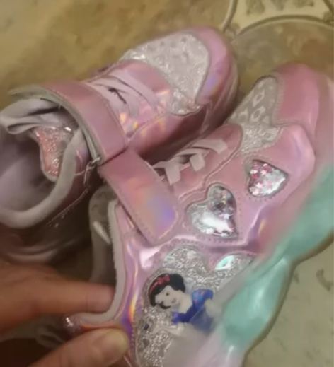 迪士尼女鞋，没咋穿，27码，熙和园自提 感...