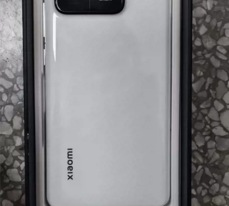 急出个小米13pro，12+256，成色很...