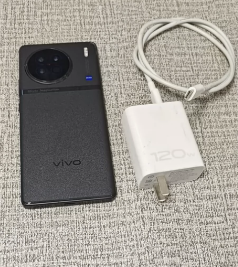 vivo x90黑8+256g保修期至明年...