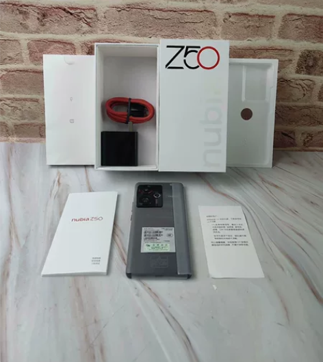 全新成色努比亚Z50黑礁16+1TB游戏旗...