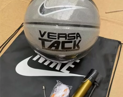 体育馆闲置处理NIKE篮球，原价259的篮...