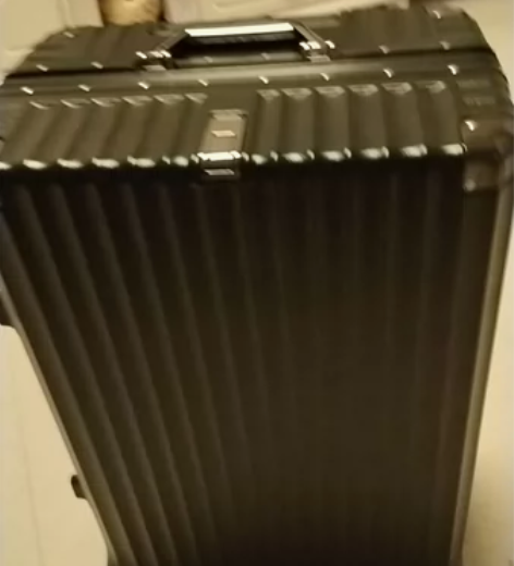 全新清库存24寸拉杆箱颜色不全100不包邮...