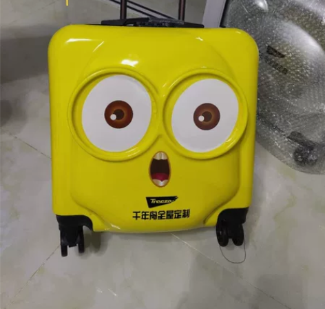 全新的儿童拉杆箱20寸的，只有黄色和蓝色的...