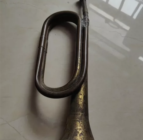 民国，红铜镏金小号 感兴趣的话点“我想要”...