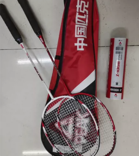 匹克羽毛球拍 只打了两三次，产品质量没问题...