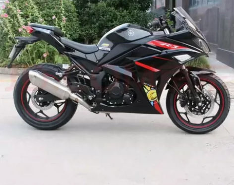 个人一手车甩卖 有小车就很少骑摩托车了，闲...