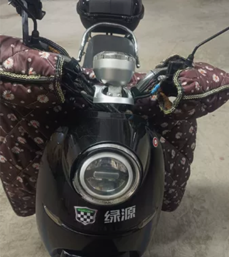大品牌绿源电动车，基本新车，大坐垫柔软舒适...