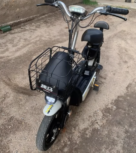 精品小滑板电动车标价为实价，实体店看车 续...