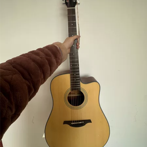 雷克斯41寸 民谣 吉他，全新 感兴趣的话...