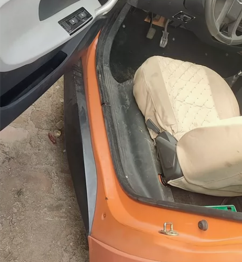 丽驰B01左侧护板 感兴趣的话点“我想要”...