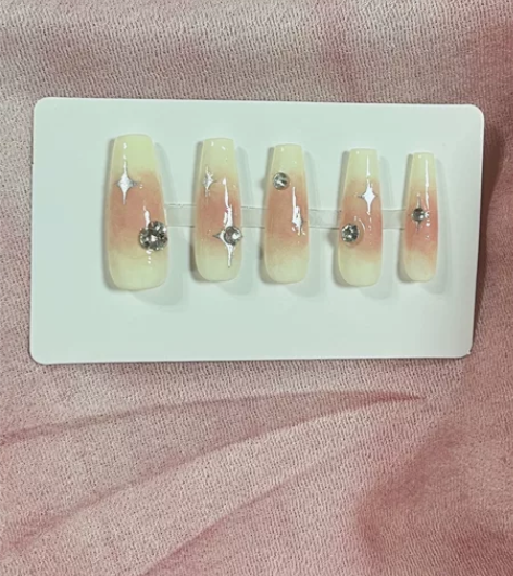 甜酷风小红书同款款式9.9起原创手绘穿戴甲...