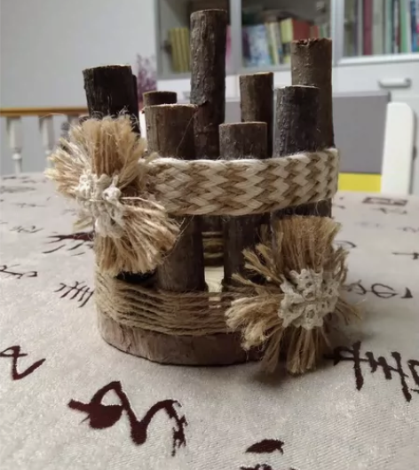 自己爱好手工制作的笔筒，也可插花或做装饰摆...