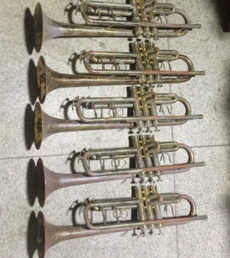 二手铜小号乐器，全部没有号嘴，按键全部不好...