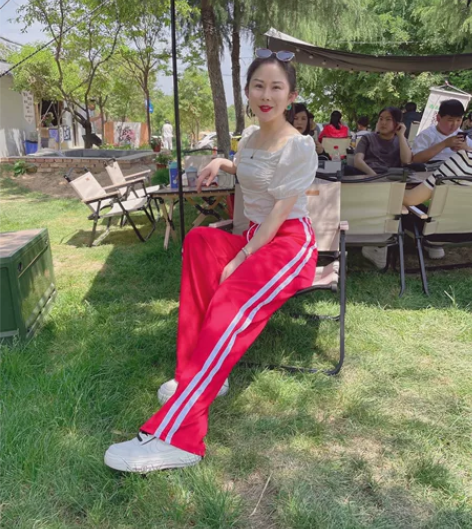 休闲红色运动裤一条 感兴趣的话点“我想要”...