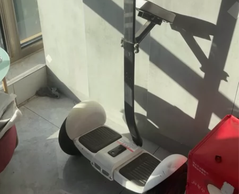 森旅智能电动平衡车儿童座椅   可以手控扶...