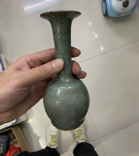 南宋官窑小瓶 感兴趣的话点“我想要”和我私...