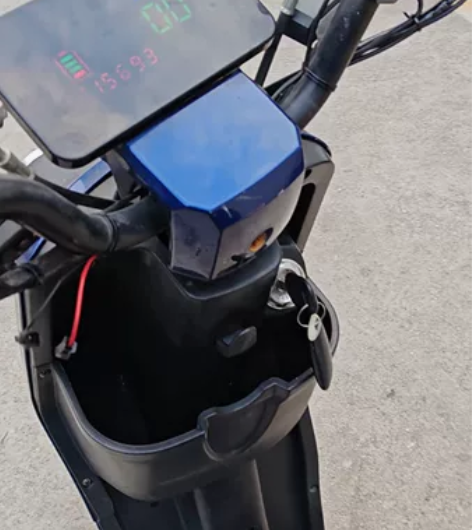 高配009，有倒车档，功能一切正常，电池有...