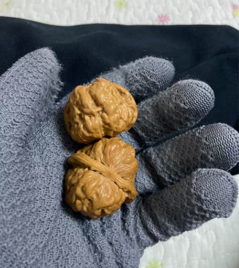 蛙蛙，37尺寸，皮质嘎嘎好，楞尖稍修，无黄...