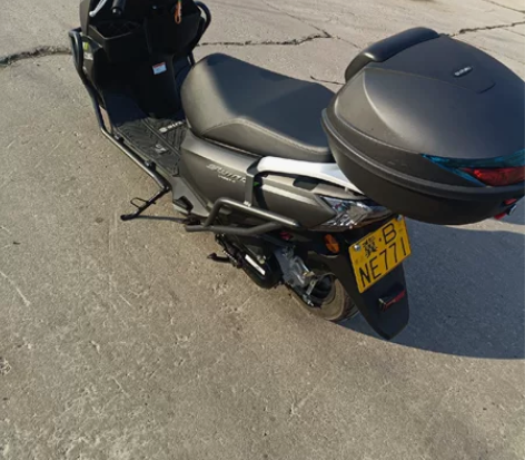 铃木Uy踏板摩托处理 新款的百万纪念版，原...