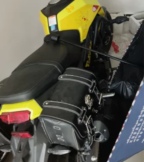 二手春风狒狒摩托车，21年的车吧好像，四千...