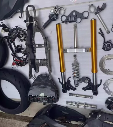 雅马哈R1配件，全年份都有 08.09.1...