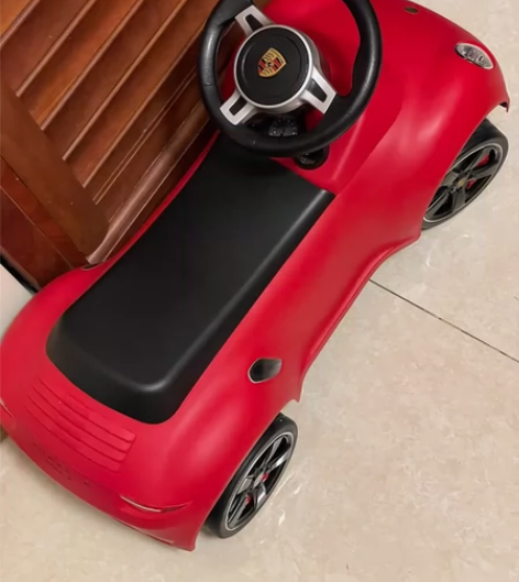 【星辉】保时捷授权儿童溜溜车。仅打开玩了下...