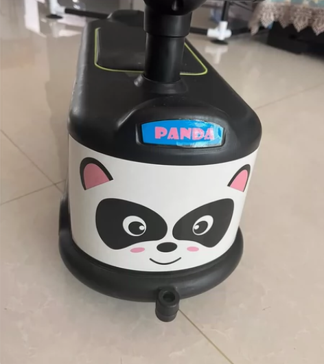 儿童小型扭扭车万向轮，适合一到三岁，八成新...