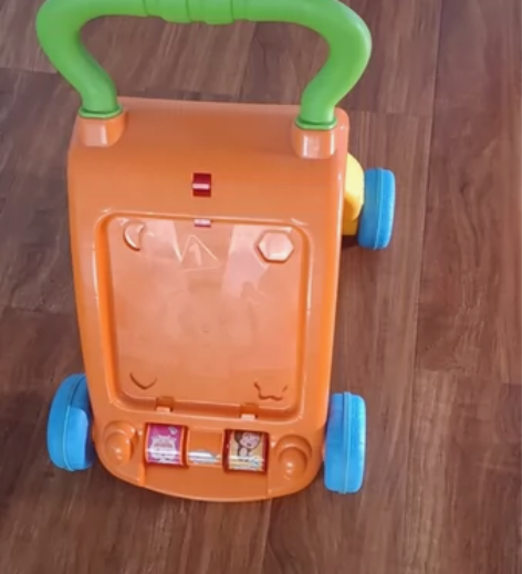 全新婴儿学步车 仅支持自提！！ 感兴趣的话...