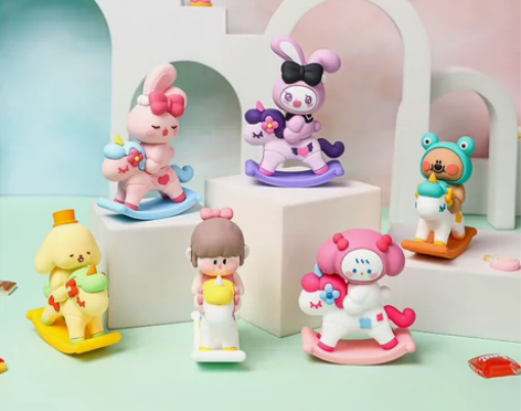 梦境童话木马剧场盲盒手办公仔儿童学生桌面摆...